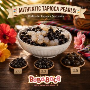 Mezcla de perlas de tapioca blancas y negras en un tazón sobre mesa de madera mostrando tamaños 20 22 y 25